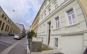 Hotel Aton